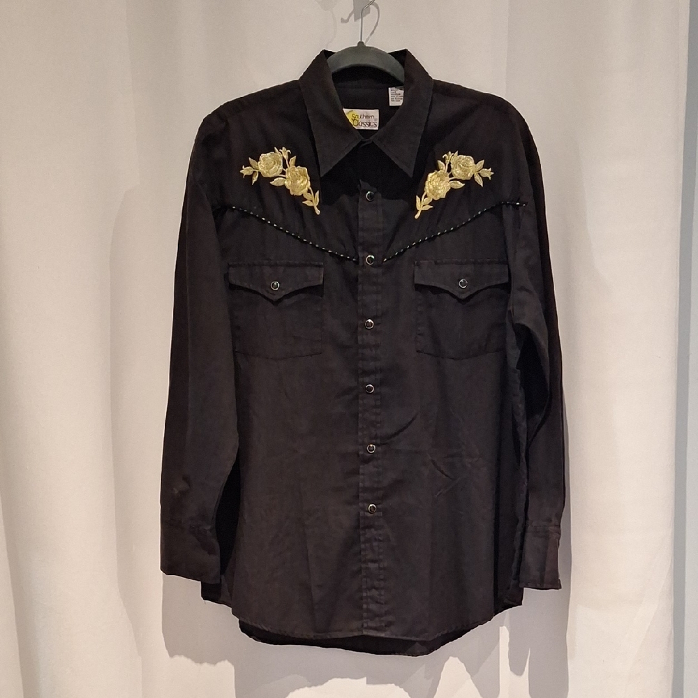 Southern Classics Vintage Black Western Shirt with Embroidered Floral Design